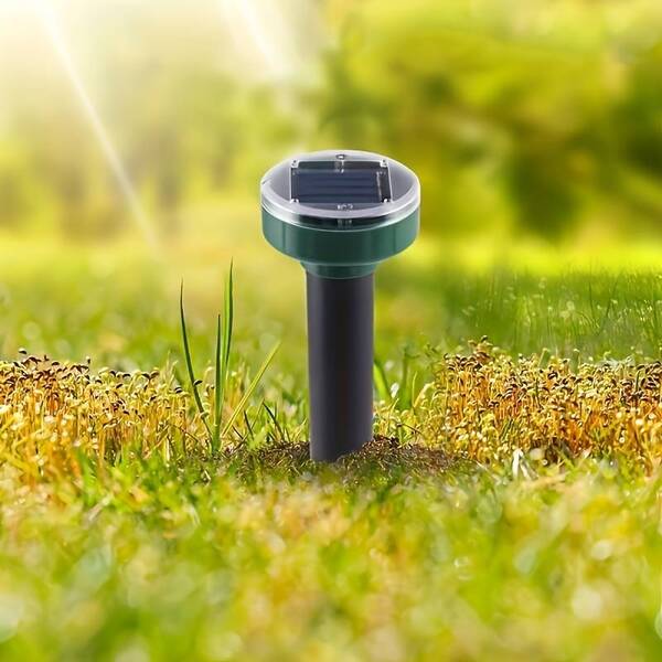 Solarni rastjerivač krtica i zmija – set 2 komada
